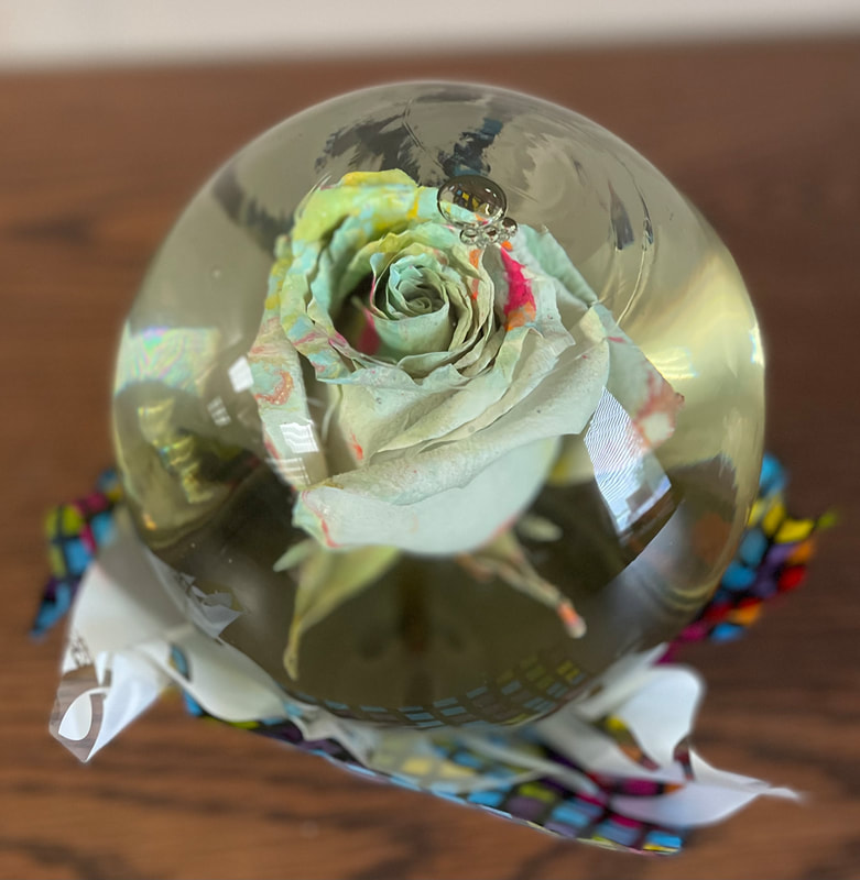 Rose Globe Centerpiece - Chilindrina